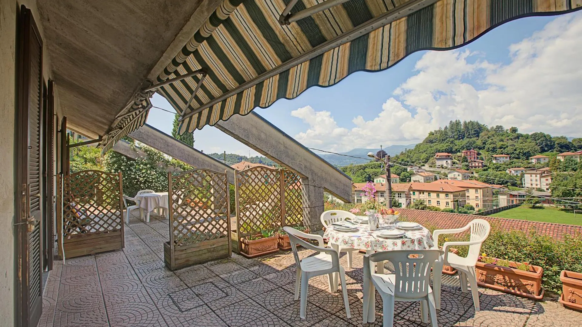 Ferienhaus Casa Virginia Apartments Laveno-Mombello Italien